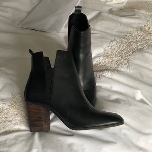 Cole Haan  Grand.os pull on booties black like new